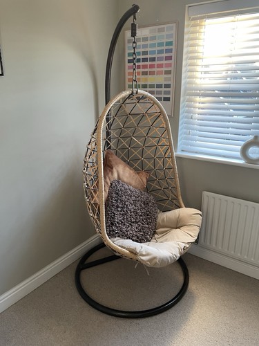 Freestanding hanging egg chair - freestanding,